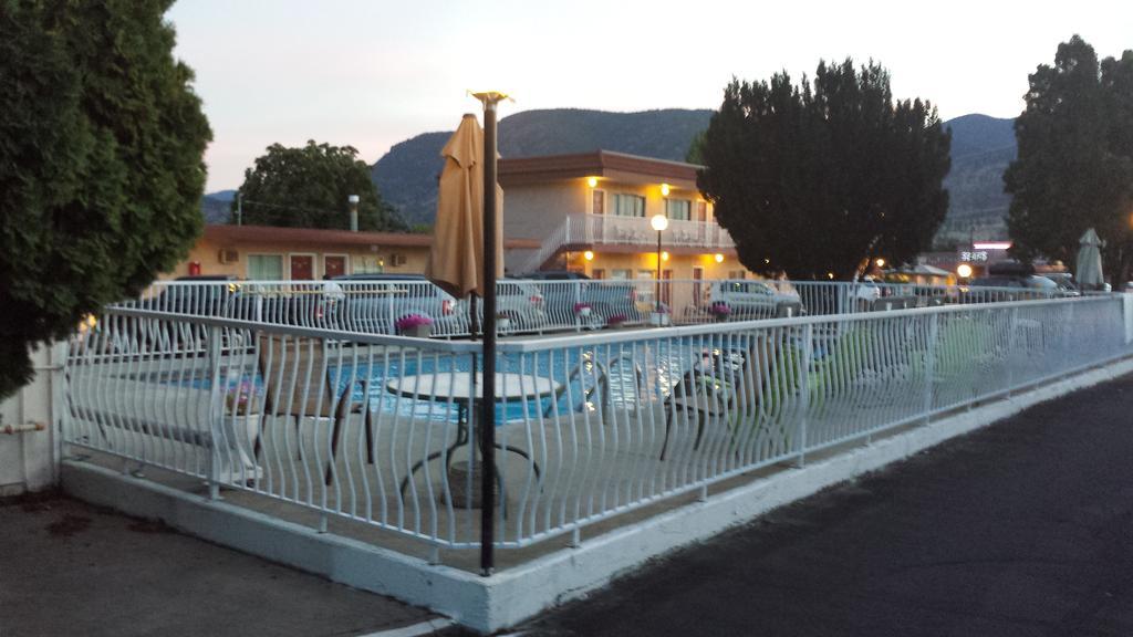 Swiss Sunset Inn Penticton Eksteriør bilde