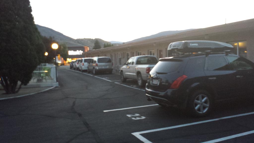 Swiss Sunset Inn Penticton Eksteriør bilde