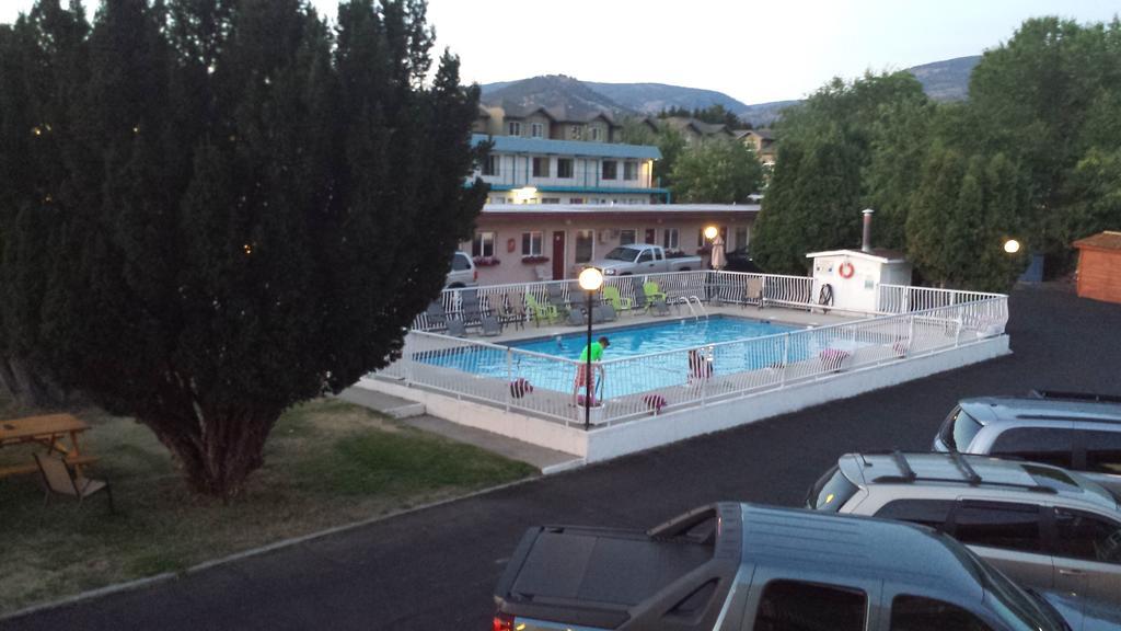 Swiss Sunset Inn Penticton Eksteriør bilde